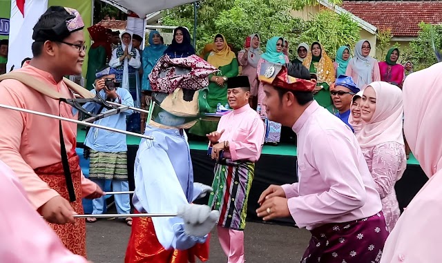 Di Pawai Pembukaan STQ Kepri, Bintan Bawakan Tema Mari Membaca Al-Quran