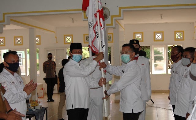 Isdianto Lantik Pengurus PMI Tingkat Kecamatan Se-Kabupaten Lingga, Pemkab Terima 4 Mobil