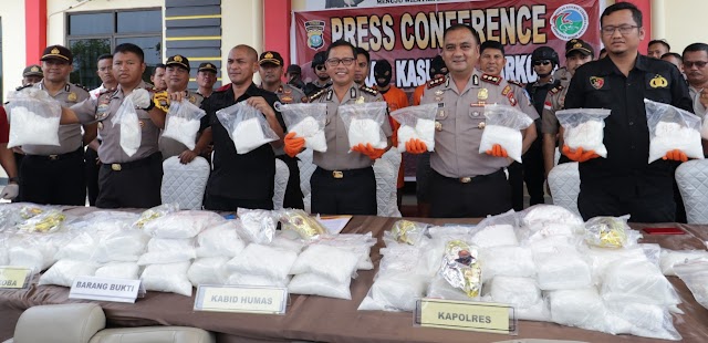 Tiga Pelaku Jaringan Narkotika Internasional BB Sabu 119 Kg Ditangkap Ditresnarkoba Polda Kepri