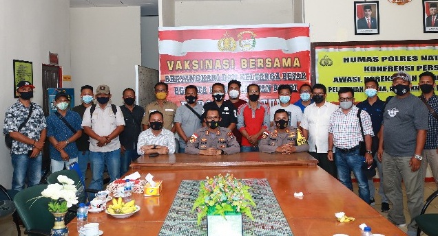Silaturahmi dengan Awak Media, Kapolres Natuna Sosialisasikan Pentingnya Vaksinasi dan Terapkan Protkes