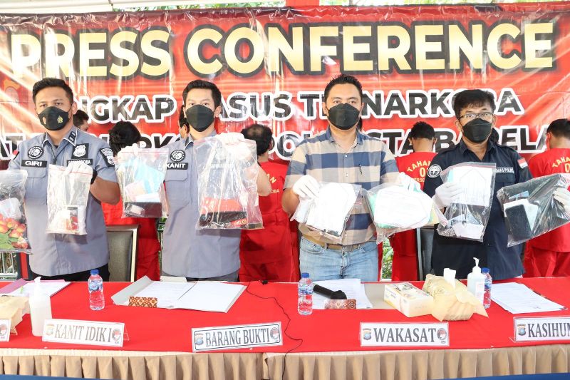 Kurun Satu Bulan Sepuluh Pelaku Narkotika Diamankan, Ini Himbauan Kasat Resnarkoba Polresta Barelang ke Masyarakat