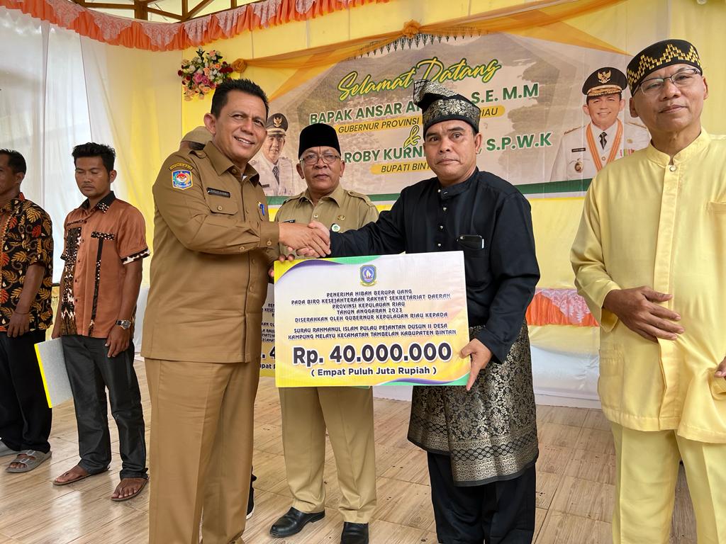 Kunker Ke Tembelan, Gubernur Ansar Serahkan Bantuan Pertanian dan Hibah Rumah Ibadah